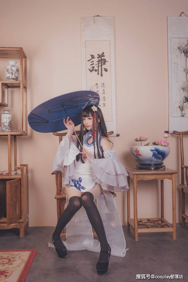 cos温柔可爱的旗袍逸仙有什么想要了解的吗指挥官