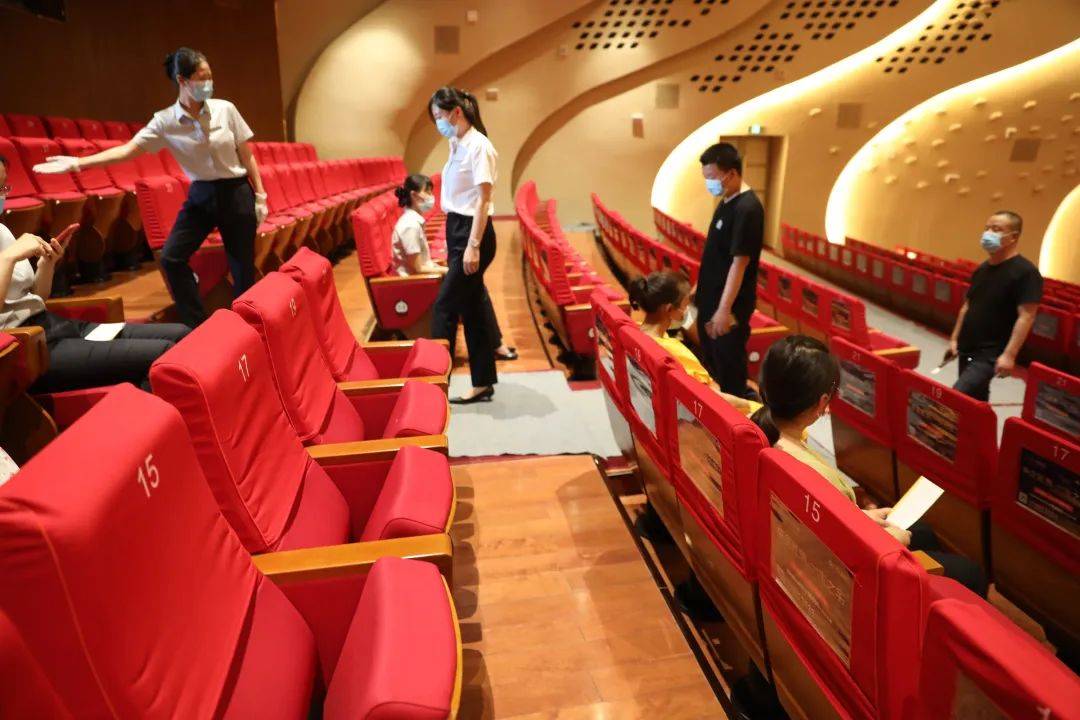 想见你— 衡水保利大剧院全员复演观演实景演练_观众