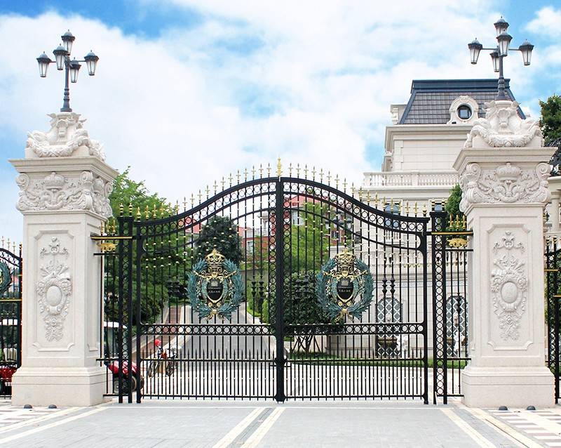 多年来,金满夫妇以厂为家,备尝艰苦,不敢旁鹜