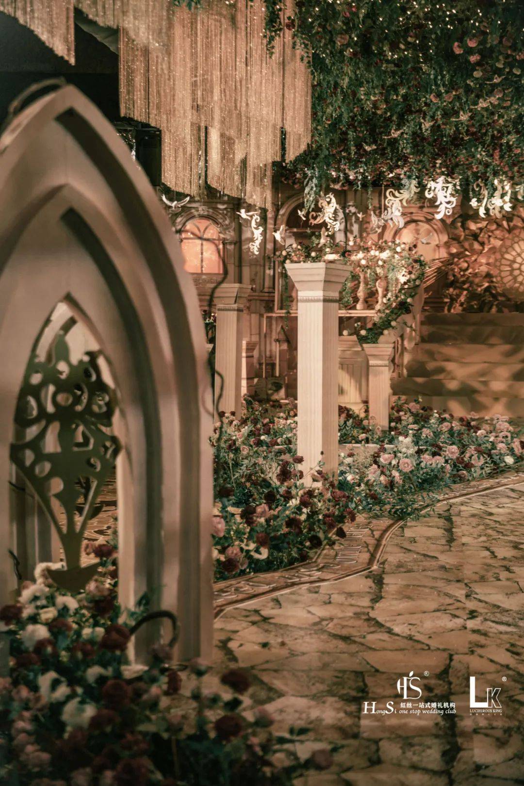 原创欧式宫廷的优雅,复古迷人气质,一场关于欧洲古典文化的向往婚礼