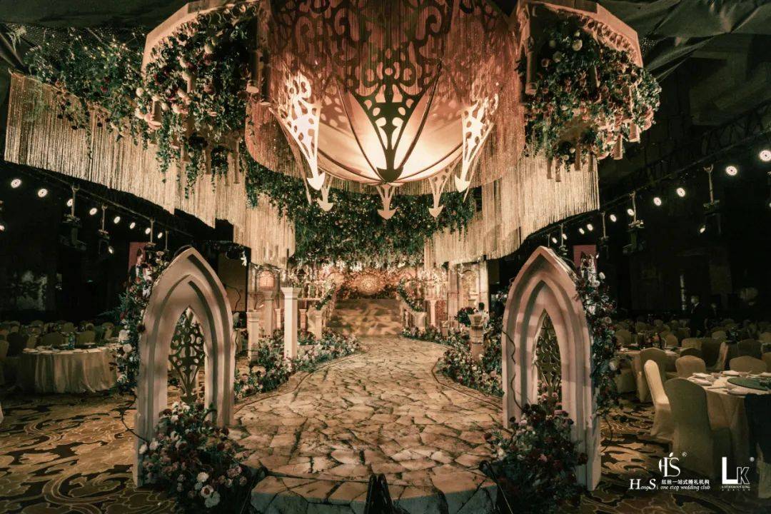 原创欧式宫廷的优雅,复古迷人气质,一场关于欧洲古典文化的向往婚礼