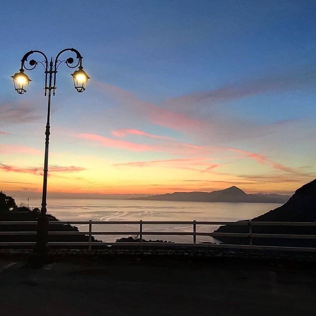 朋友圈背景图是多么不成熟才会觉得爱可以挽留