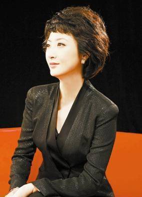 主持人胡紫薇:央视全球直播上曝丈夫丑闻,与王思聪互撕爆粗口_张斌
