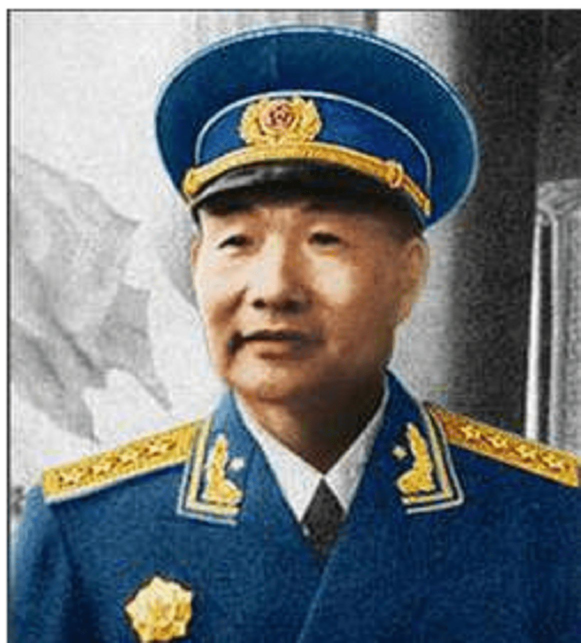 毛主席点帅 第一任海军司令晕船_萧劲光