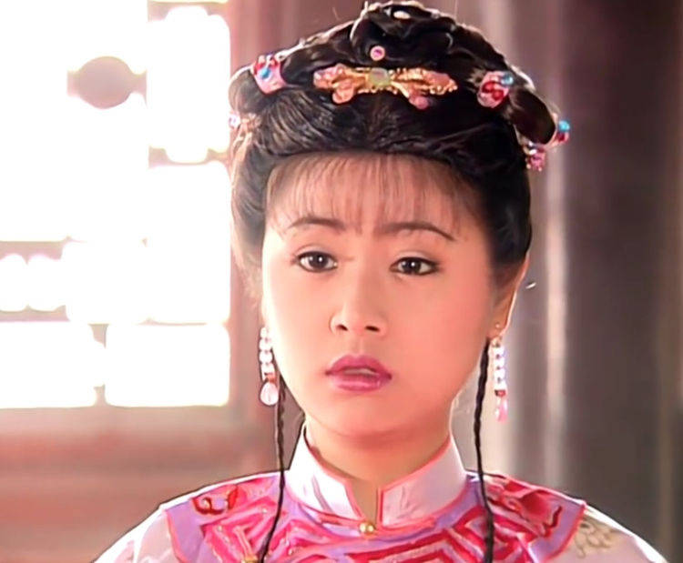 原创还珠:紫薇对容嬷嬷都能求情,为何反而不理解小燕子的做法