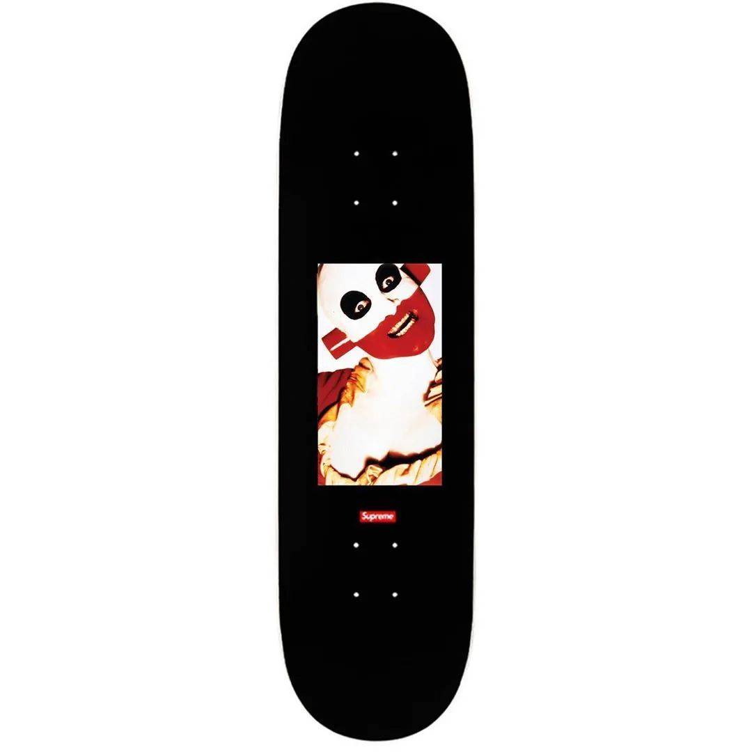 supreme联名ladygaga川久保玲的灵感之源更有保鲜袋墨镜登场