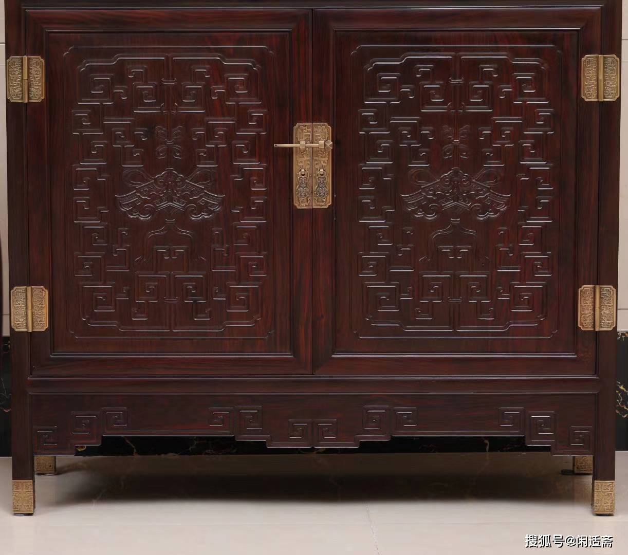 原创雕拐子龙对开门多格博古架