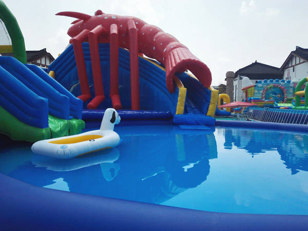 安全:移动游泳池采用的材料是环保pvc,质量有保证,我