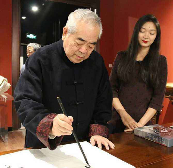 原创范曾已经82岁,书画和财富达到巅峰,为何招来骂名?