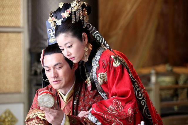 有个红袖添香的皇妃是多么美好的事情啊但是,大家得知道一点,皇上临幸