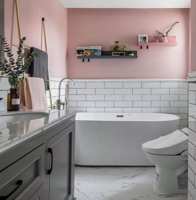 卫生间里看出品味差距!瓷砖颜色搭配建议,行业未来趋势