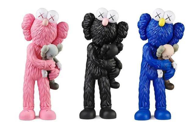 2019年4月,kaws作品《the kaws album》以1.