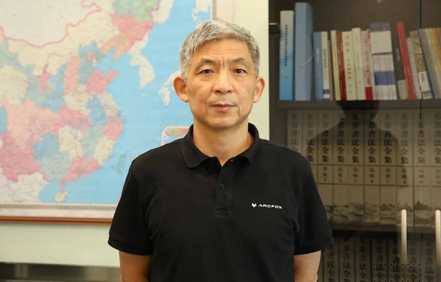 北汽新能源常务副总经理何章翔成为铃轩奖评委