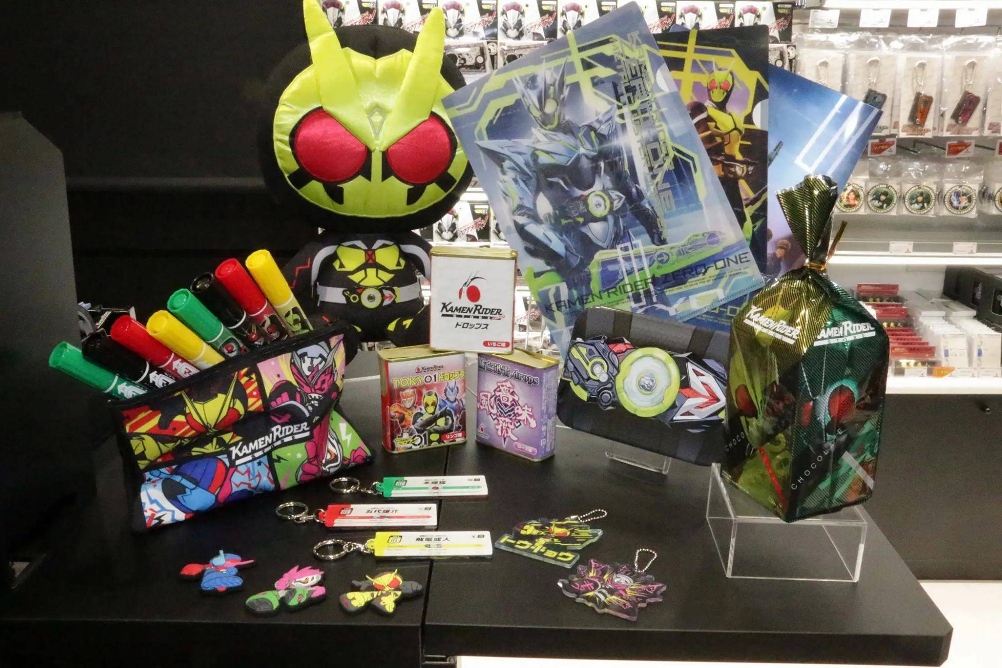 恭喜!首家假面骑士周边商品诞生,骑士周边应有尽有,看完后真香