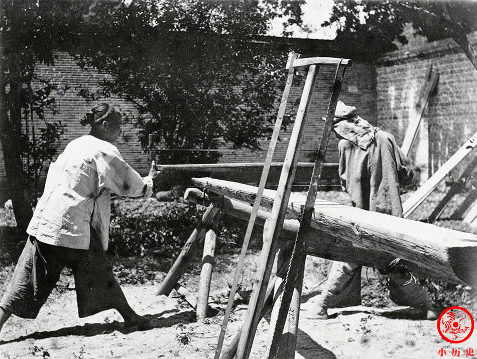 老照片:清末街头辛苦谋生的劳动者,个个消瘦_清朝