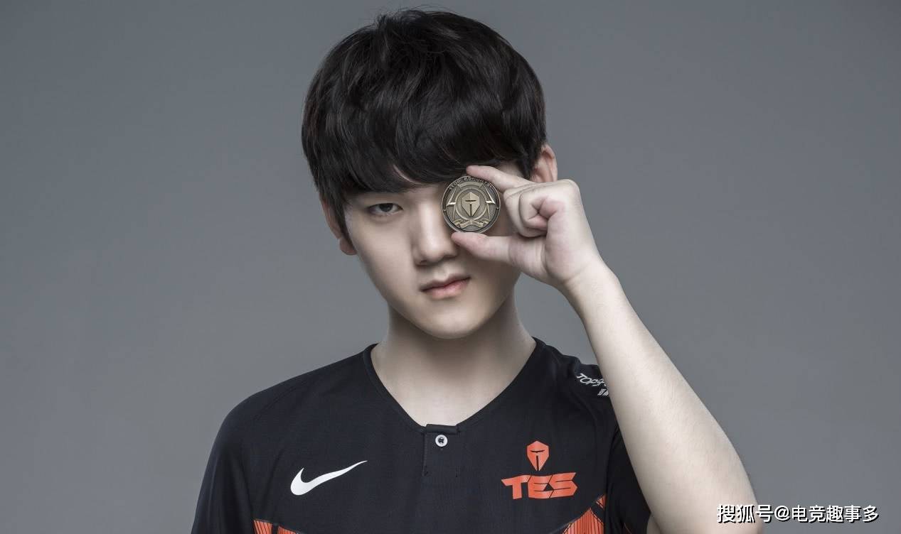 被峡谷之巅耽误的水子哥,直播称真打不上去认罚3万,lol缺钱了?