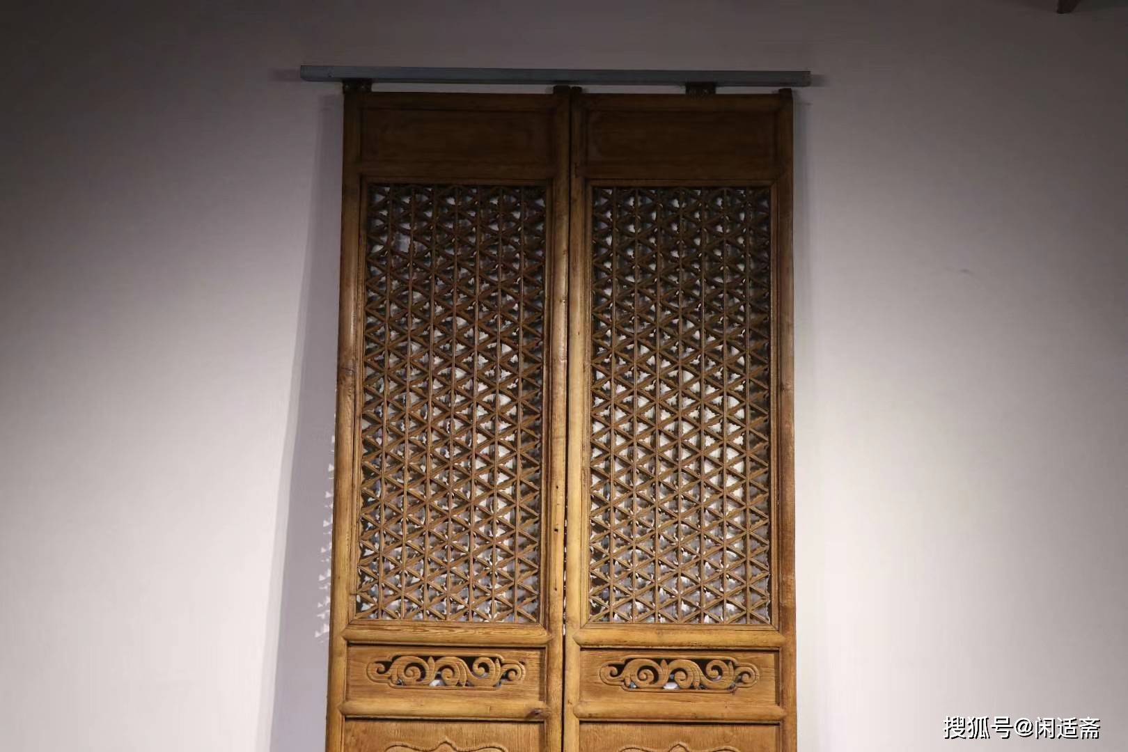 原创中式空间营造,宝相花纹饰格门