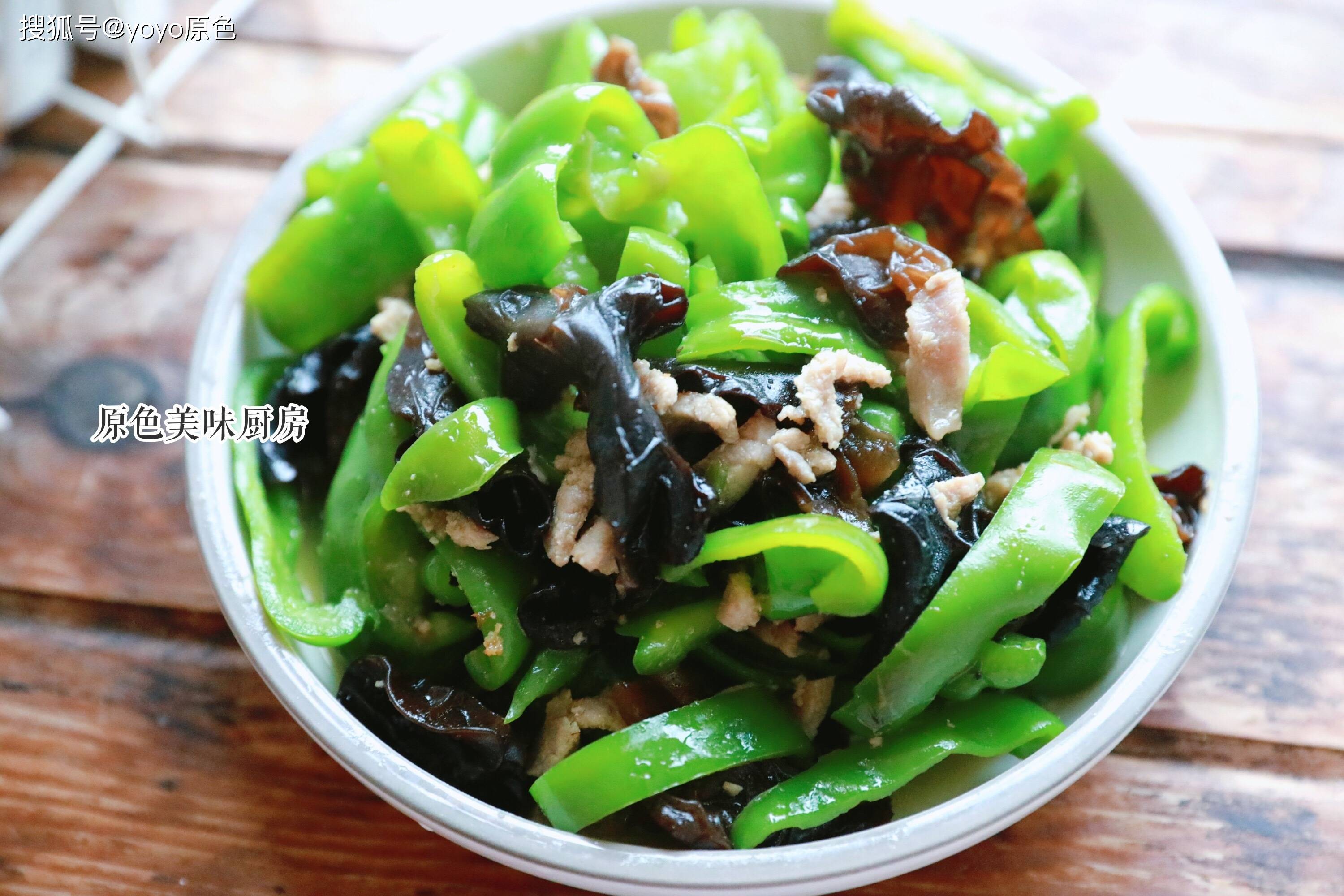 原创夏天里受欢迎的一道家常小炒,简单的佐料就很下饭,做法一点不难