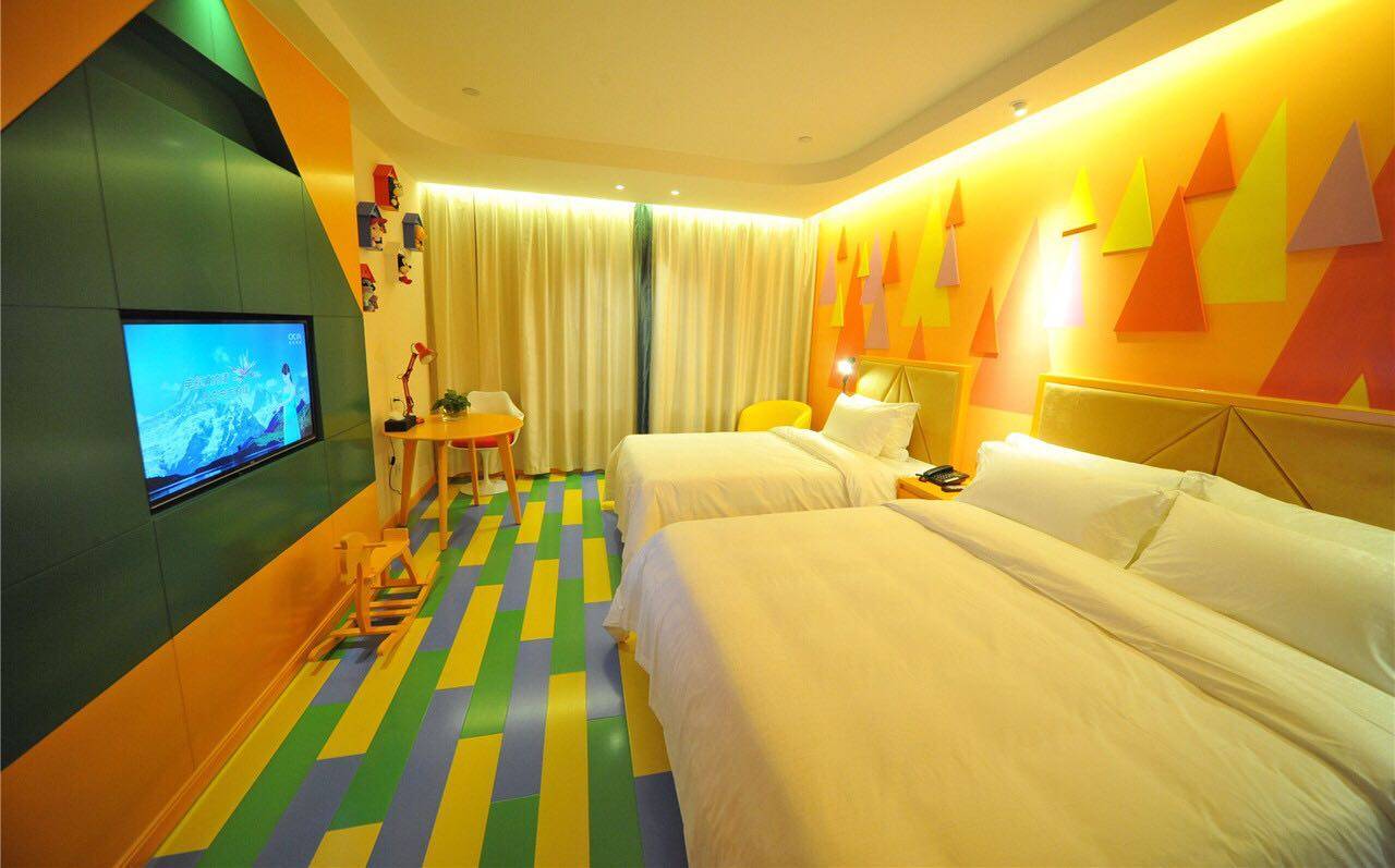 原创宿优品上海的这家亲子主题酒店宛如动物园童话般的装修处处都是小