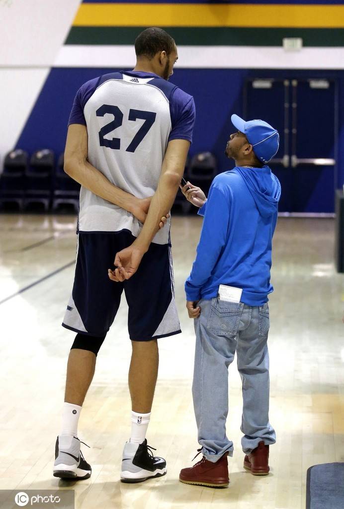 组图国际体育记者节nba特辑最萌身高差了解一下
