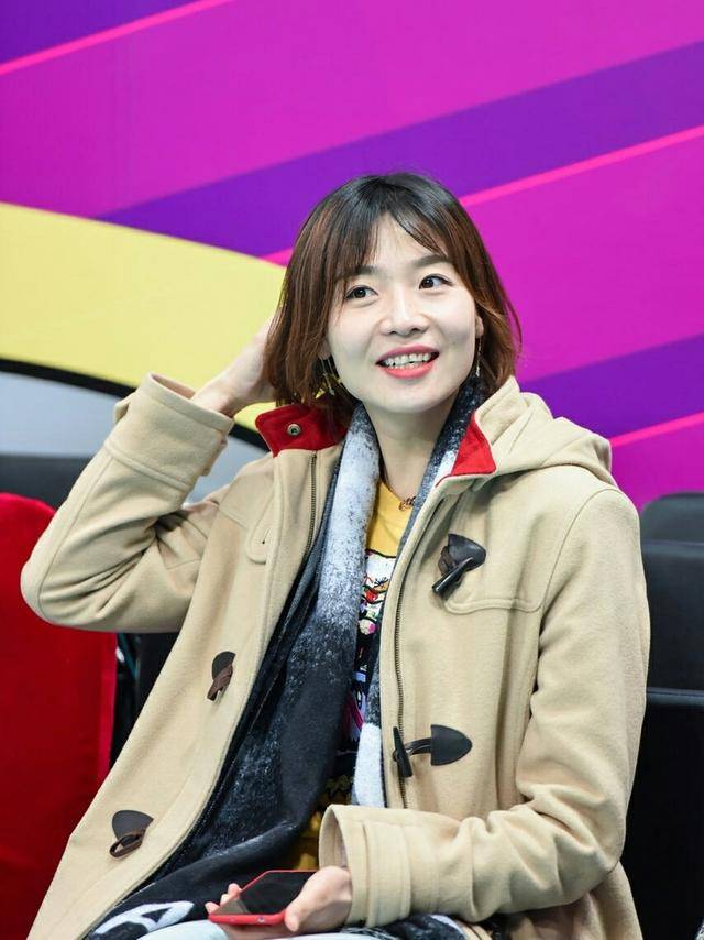 女神魏秋月退役变化大,气质成熟身材紧致,31岁还是少女范_中国女排