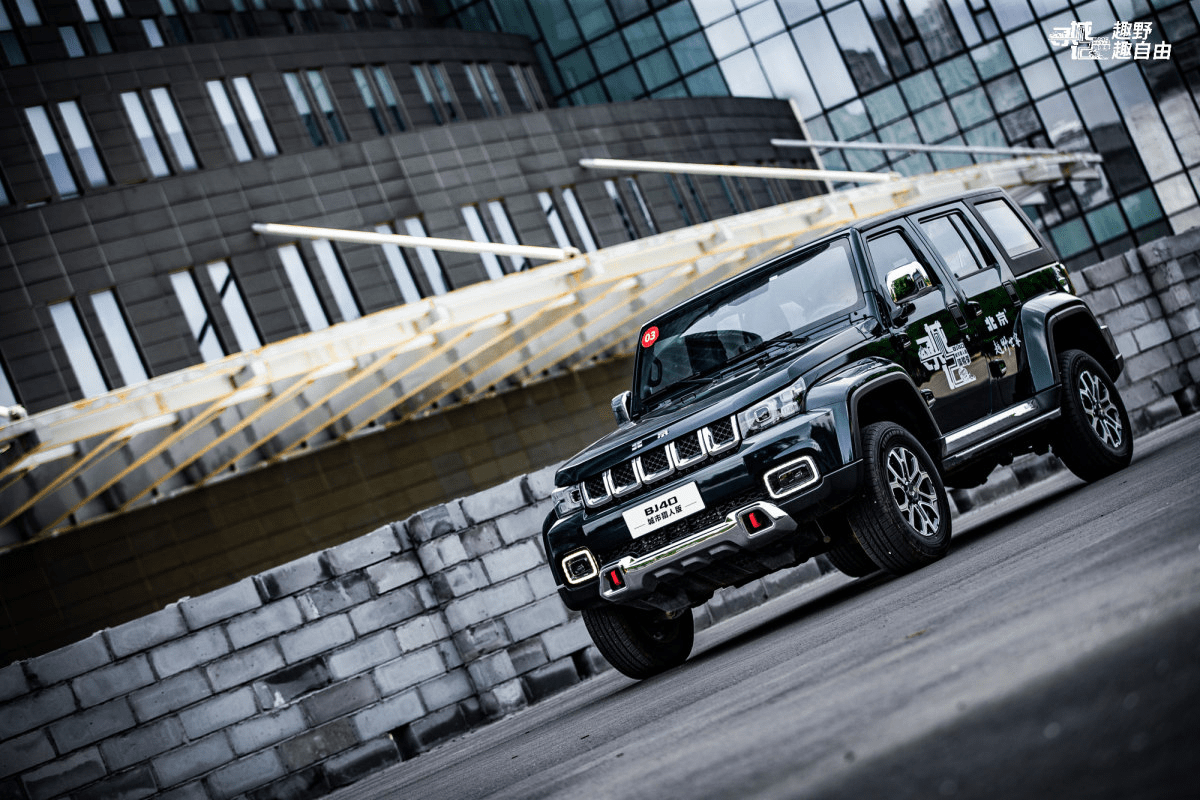 跟随2020款bj40城市猎人版,热猎趣野解锁都市自由生活