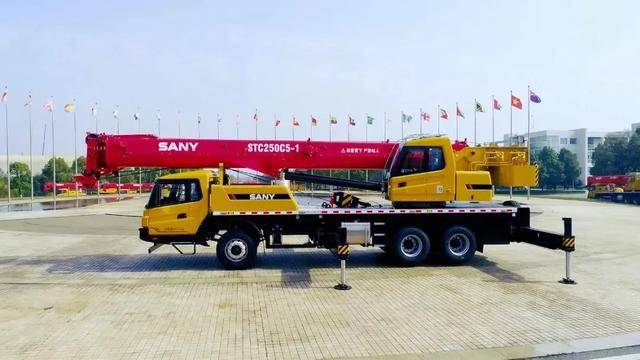 三一这几款吊车了不得!25吨的"红色小钢炮"最圈粉