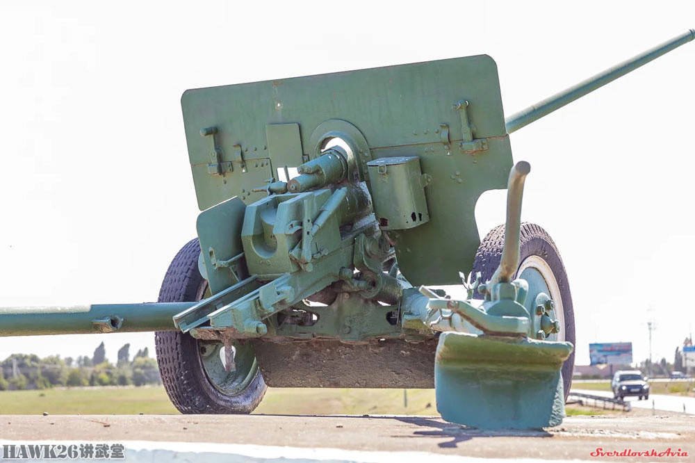 57毫米加农炮图片