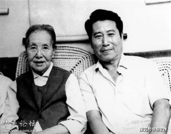 记者拍摄建国初期的天津那时王昆郭兰英很年轻