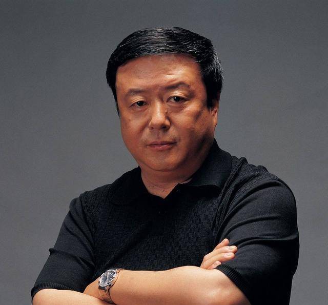 风流导演尤小刚:三婚娶小30岁娇妻,邬倩倩,戴娇倩都是前任_田歌