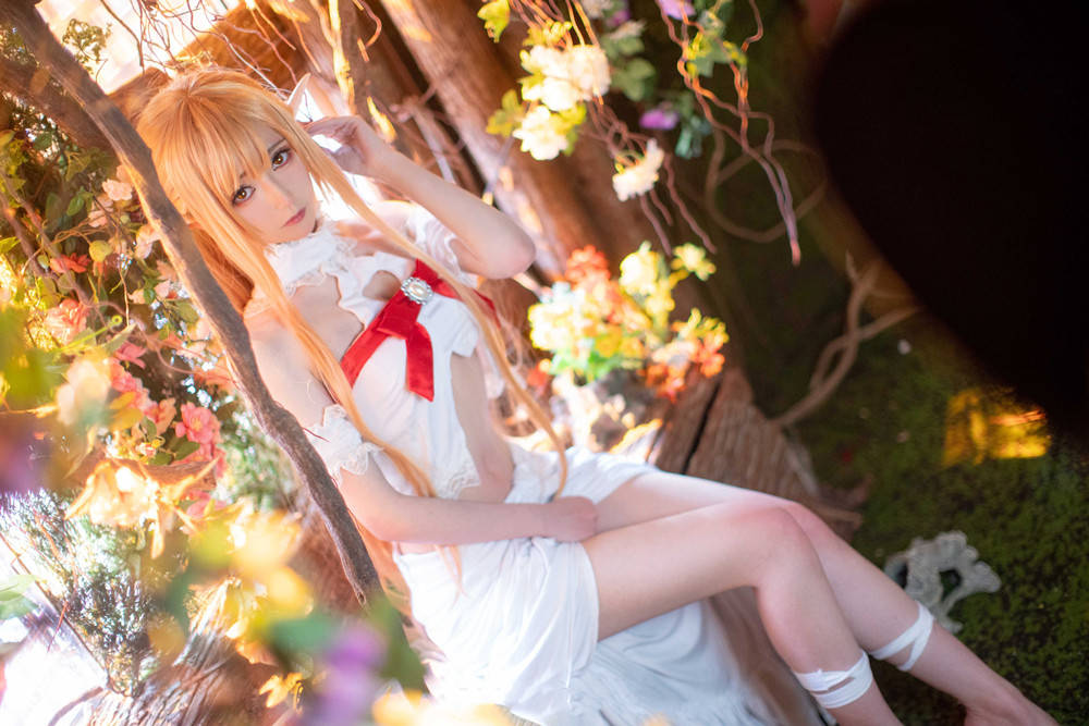 刀剑神域alo亚丝娜cos,本子娜又被俘虏了?是不是须乡干的?