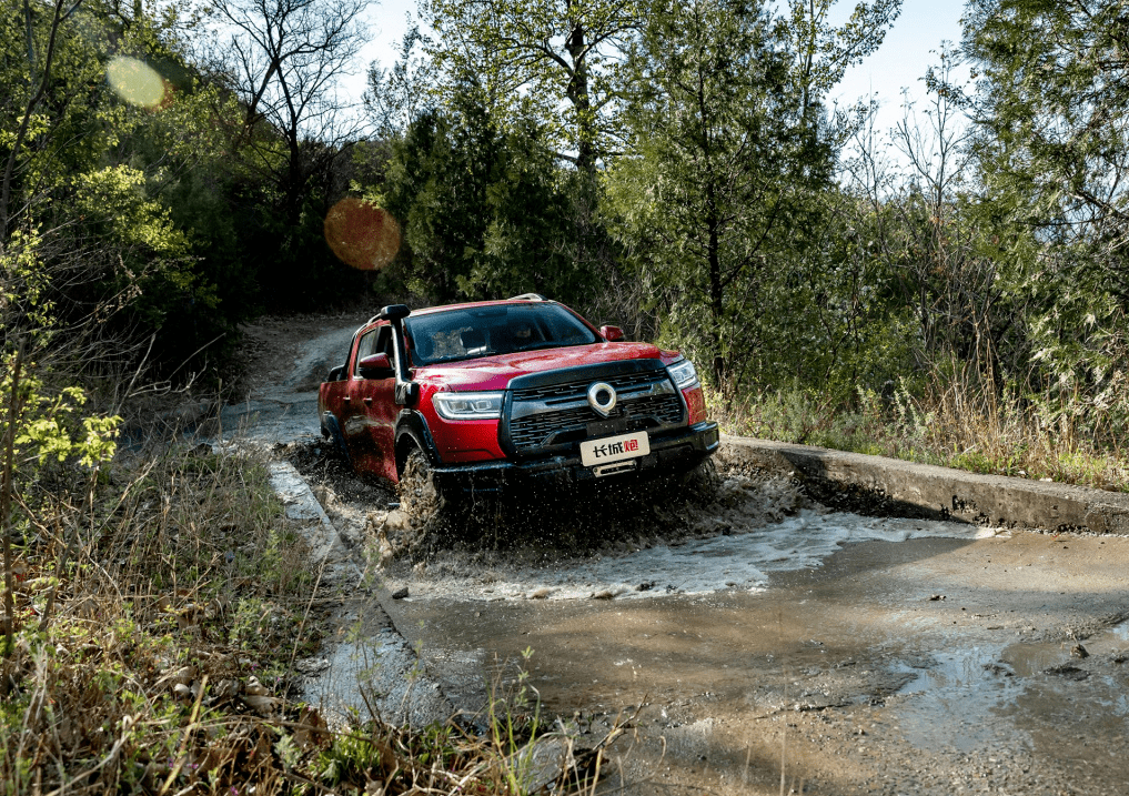 一起爬山吗?盘点几款能带你翻山越岭的越野车
