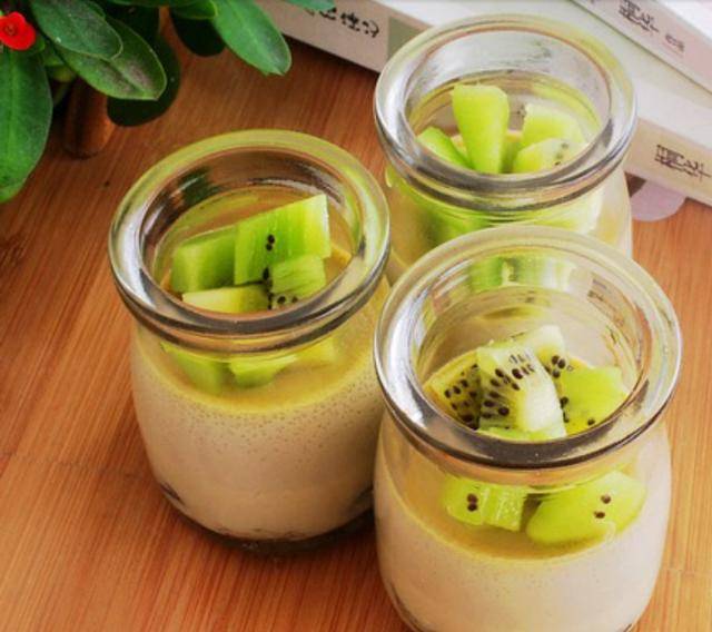 加了猕猴桃的布丁,美味同时还让你变年轻