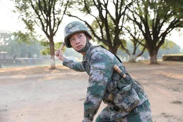 12所军校学员寄语高考生_陆军