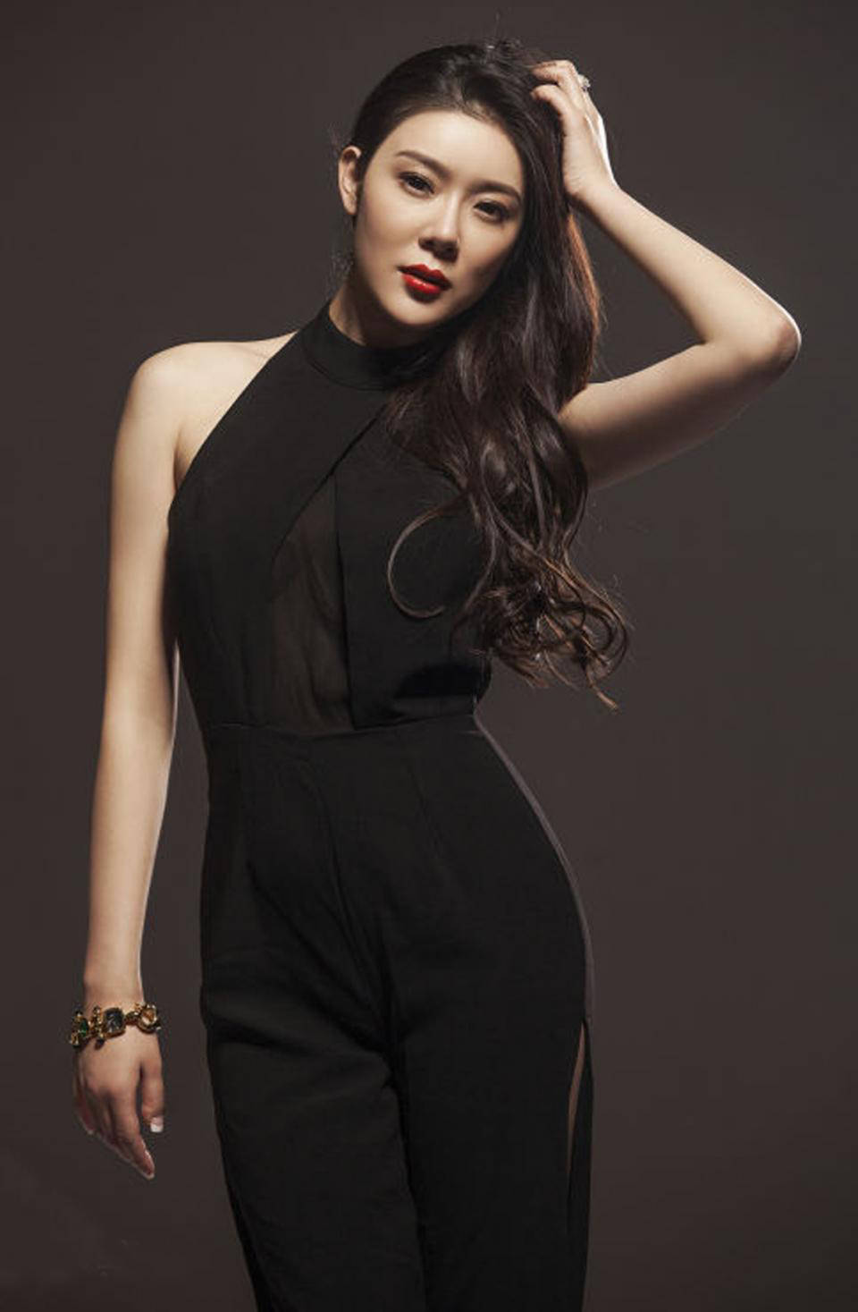 相比林丹这样的名人娱乐化需求,处在夹缝中的各模特娱乐化需求更加