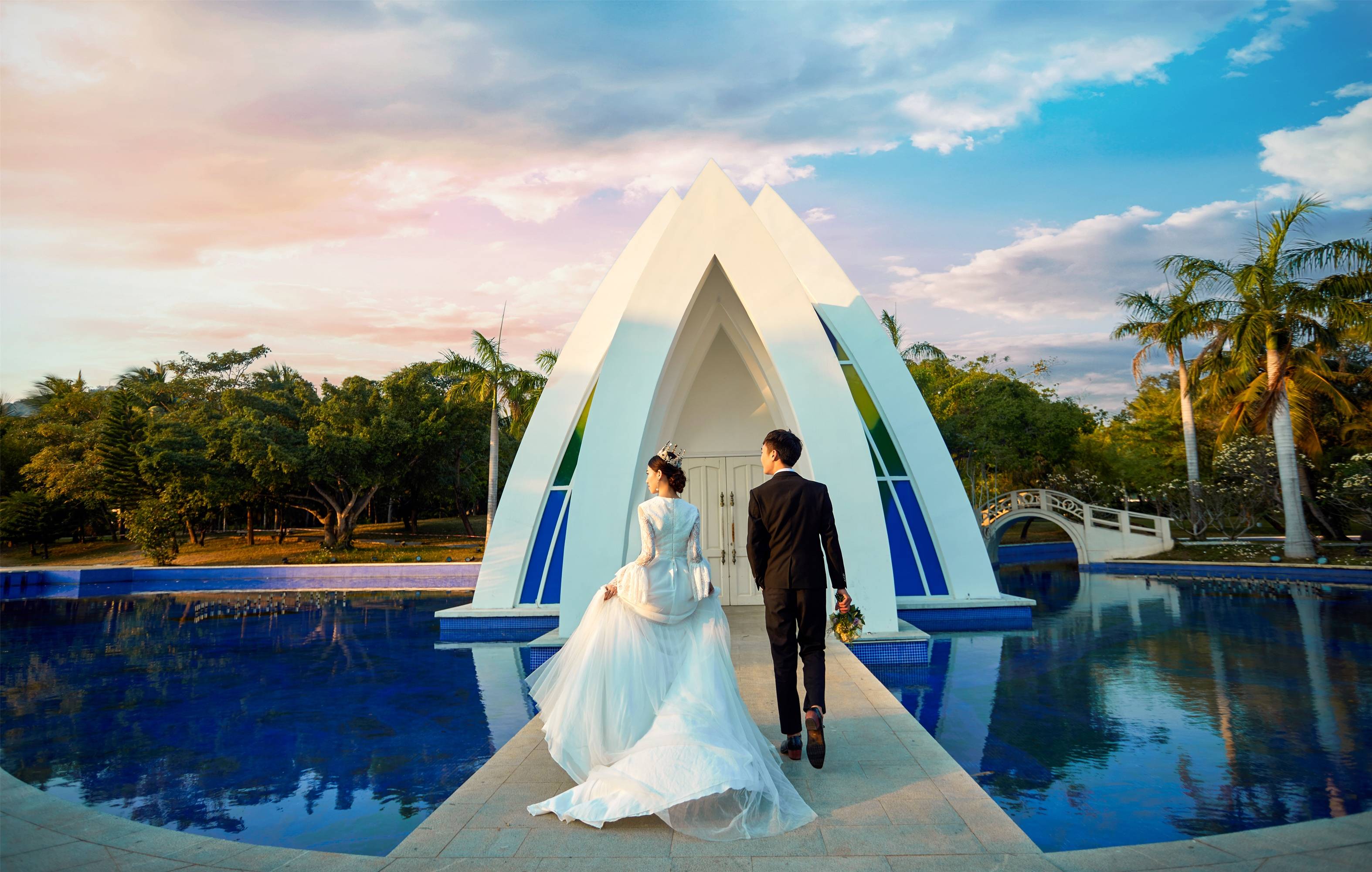 三亚水下婚纱照怎么拍?水下婚纱摄影小常识,帮你拍出最佳效果