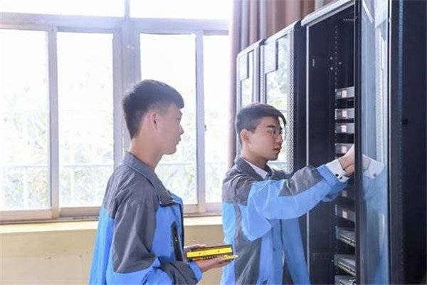 培训基地,并与联想,360,中科云巢等知名互联网行业公司达成校企合作