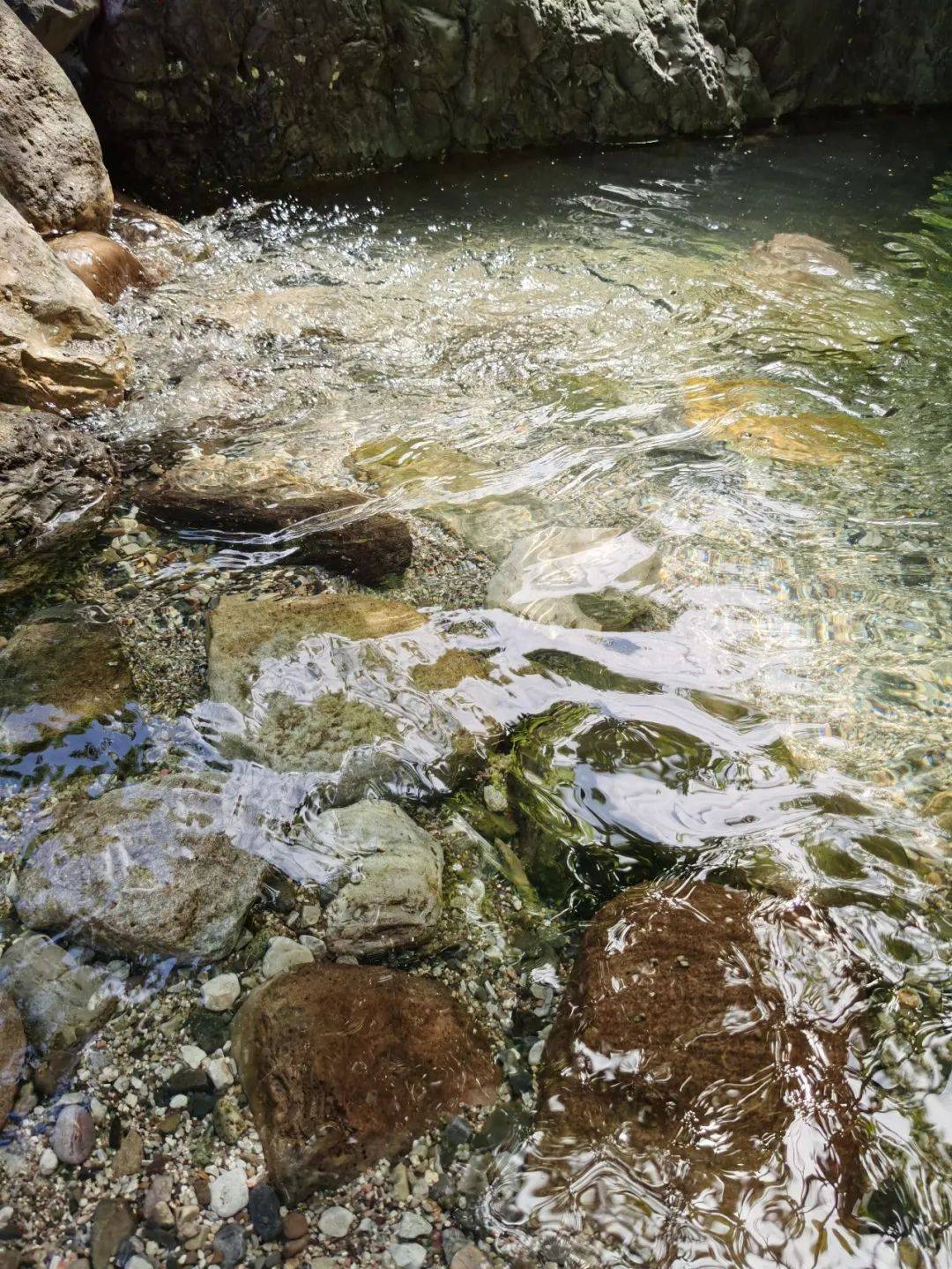 玩水只知道去黄龙溪?来这里体验世界遗产下的瑶池仙境