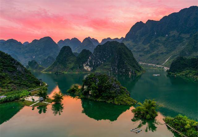 广西又一景点走红,景色天然媲美桂林,而且鲜少有人知晓_浩坤湖