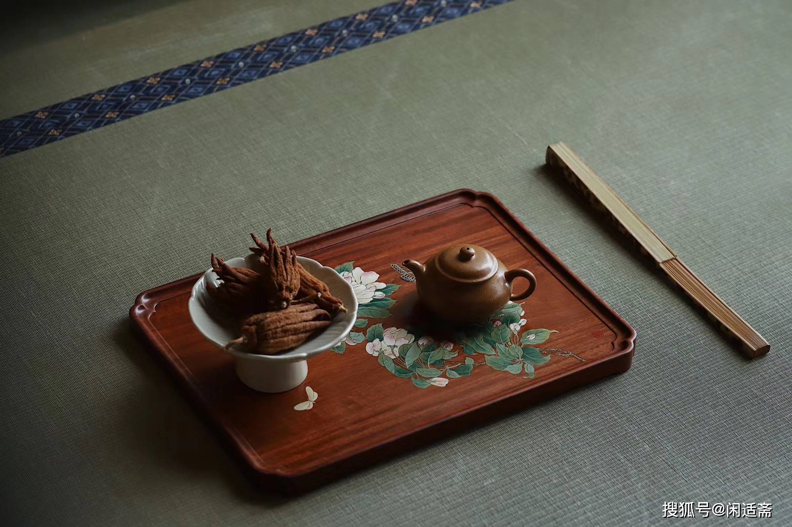 缅甸花梨木宋画承盘文房雅趣