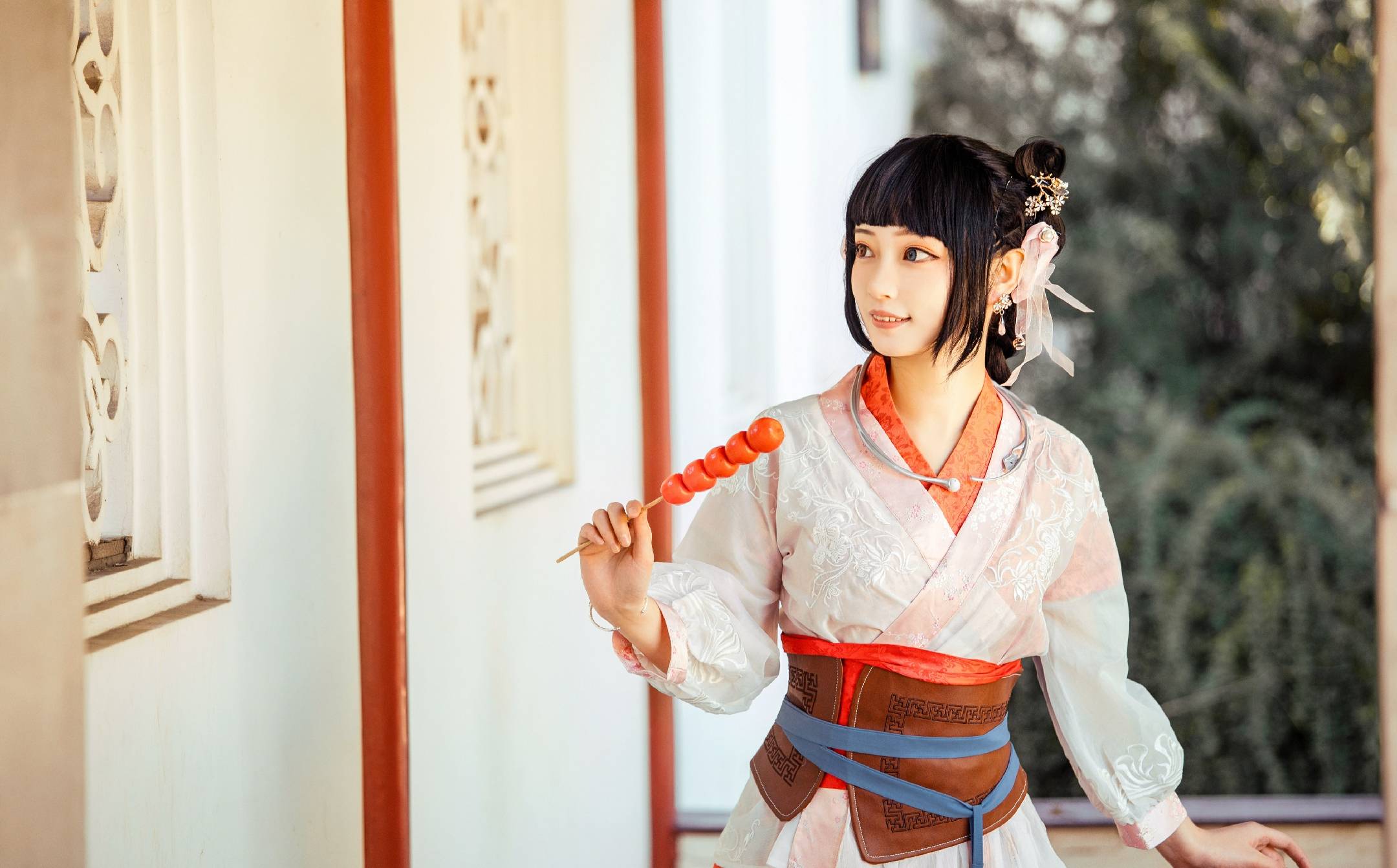 少年锦衣卫九公主cos,花苞小髻可爱娇俏,两套造型俏皮又温婉