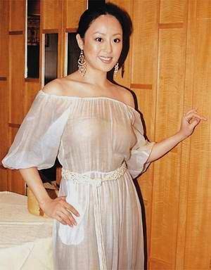 章小蕙同时交往4个男人,2个亿万富豪因她破产,晚年变带货天后