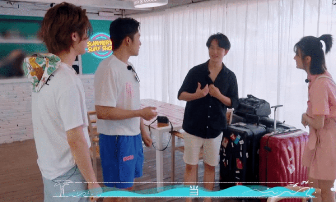 黄轩当店长的综艺节目形式像中餐厅首期嘉宾王一博变话痨