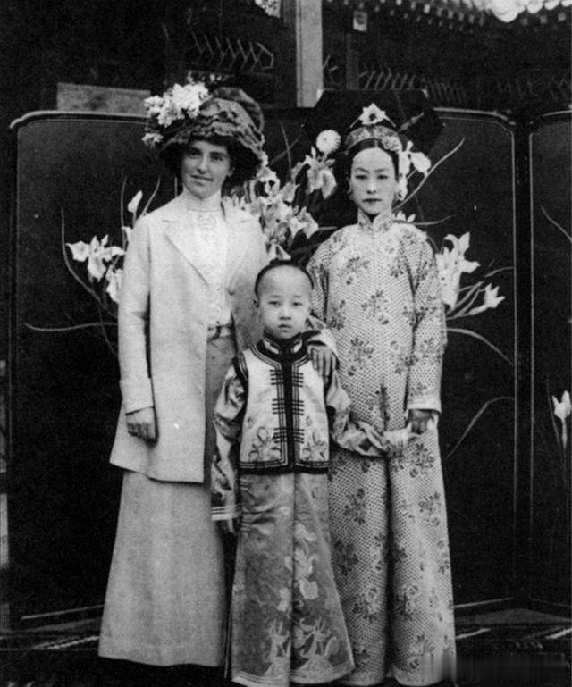 原创老照片,图二慈禧的亲侄女端庄秀丽,图五溥仪哥仨眉清目秀