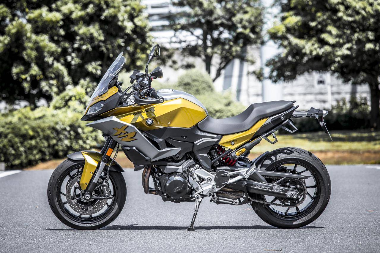 主打运动性能的拉力摩托宝马f900xr车型解析