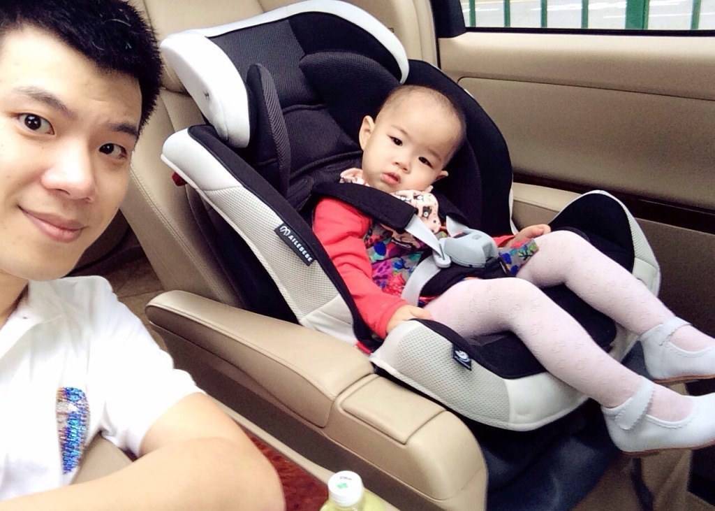 2012年黄奕怀孕期间,黄毅清被曝出与霍思燕,王珞丹,徐贝贝等多名女星