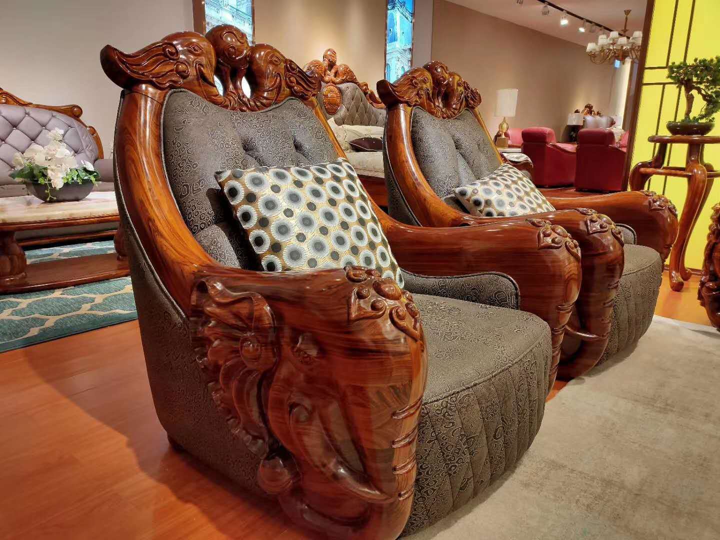 战盾住宅家具工厂规模宏大,线下体验感受真材实料