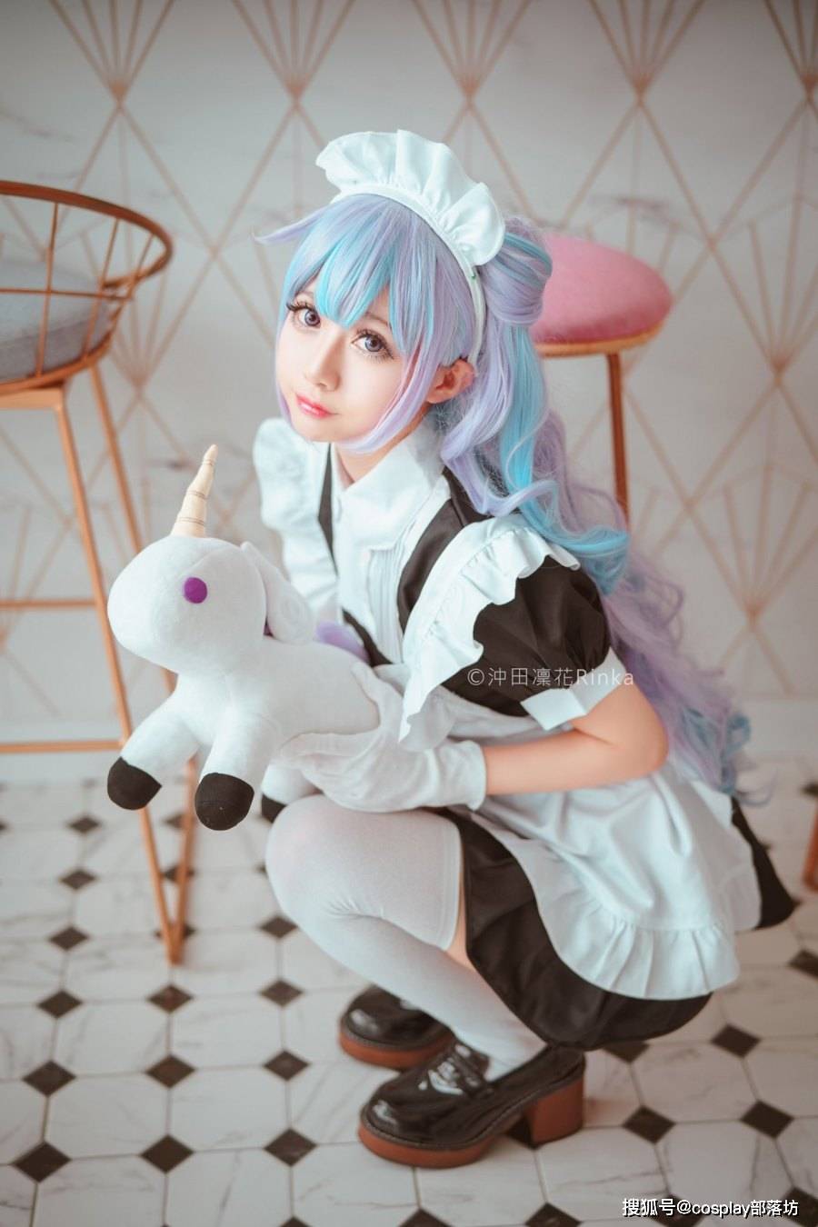cos碧蓝航线女仆装独角兽