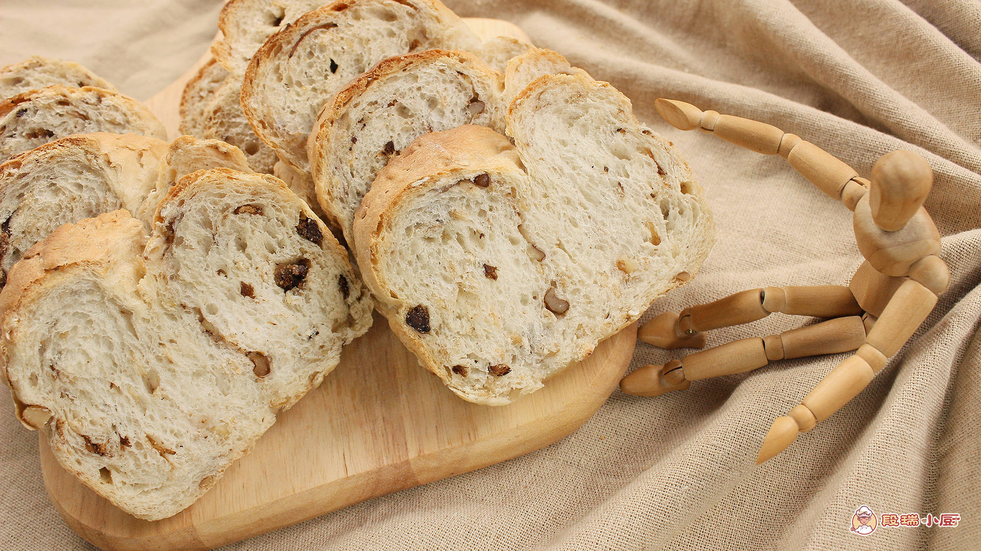 常吃核桃有什么好处与牛肉干一起制作燕麦面包无油无糖更健康