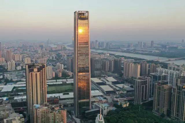 广州高楼top10不断刷新高!小蛮腰高度也将被超越!